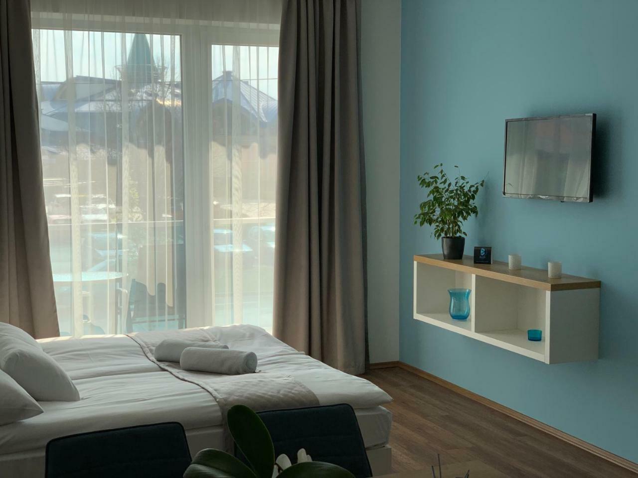 Berill Suites Sarvar Luaran gambar